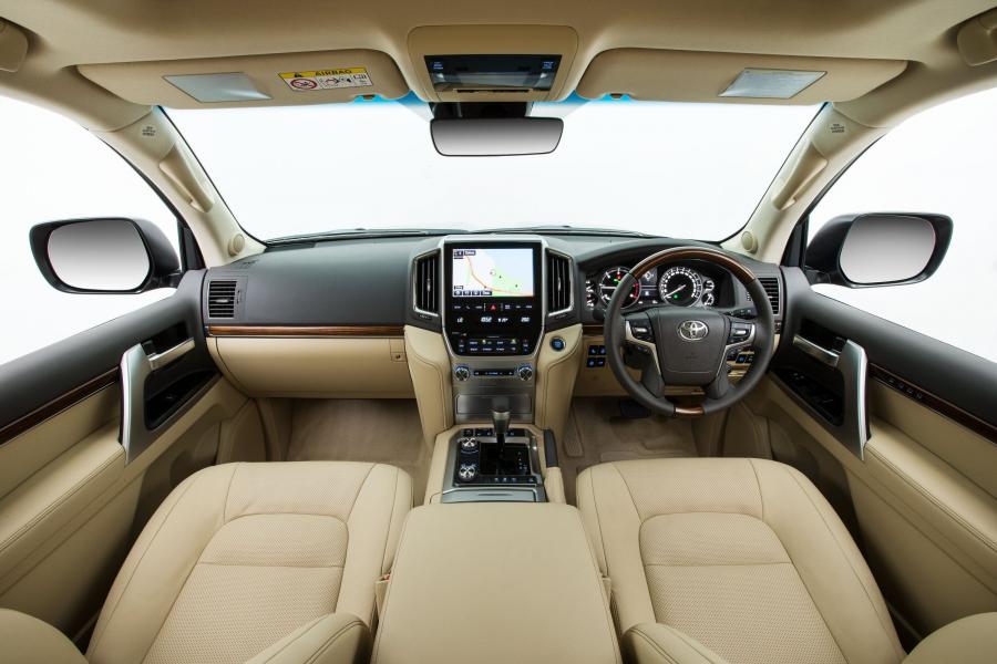 Торпедо Toyota Land Cruiser 200 Sahara (UZJ200) 2015 года  (AU) (фото 23 из 23)